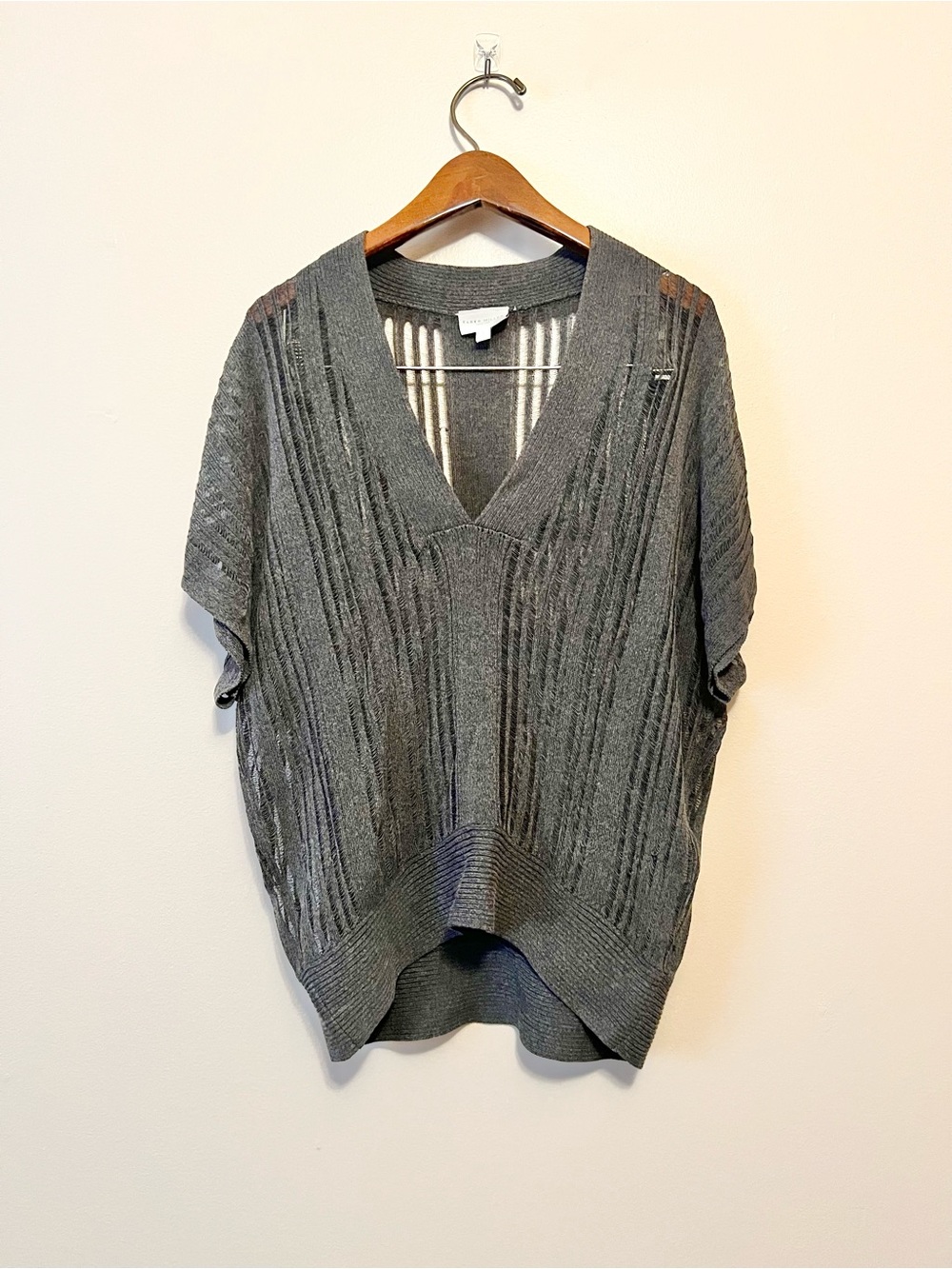 Karen Millen Gray Knit Short Sleeve V-Neck Sweater Top